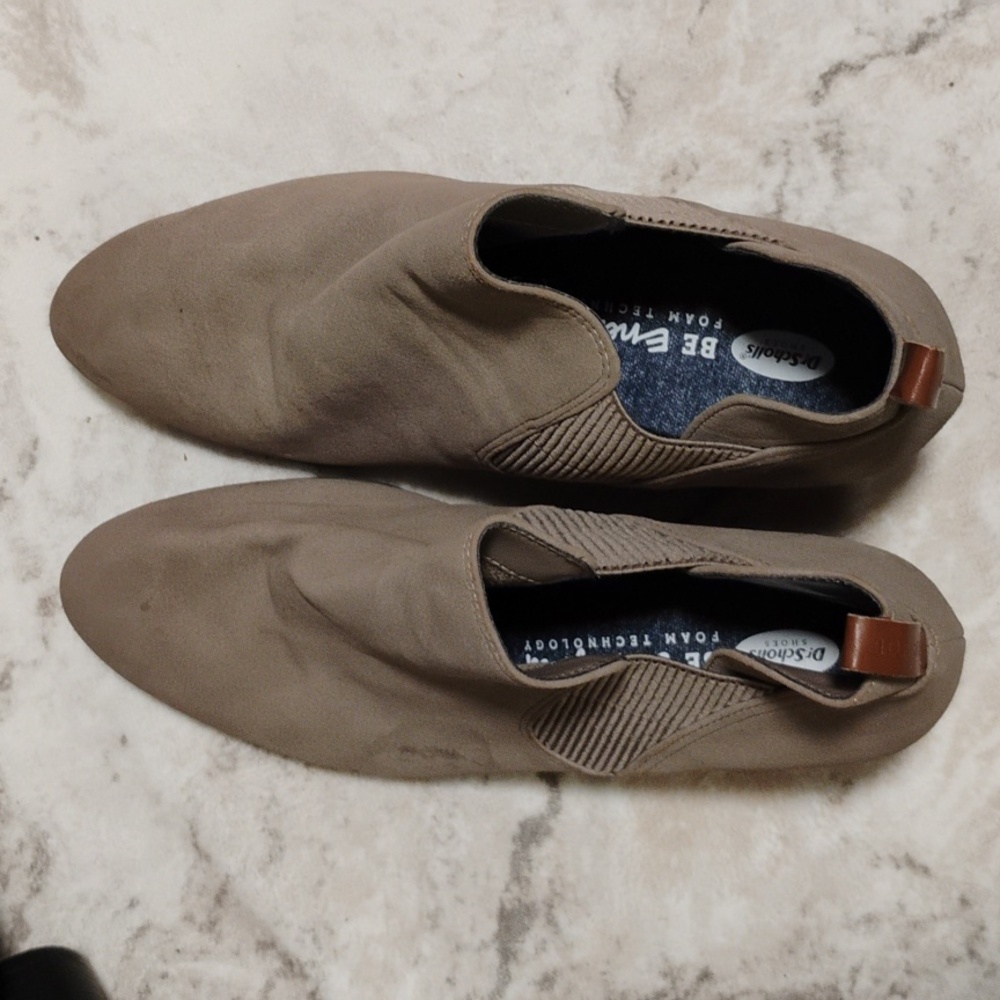 Ladies shoes